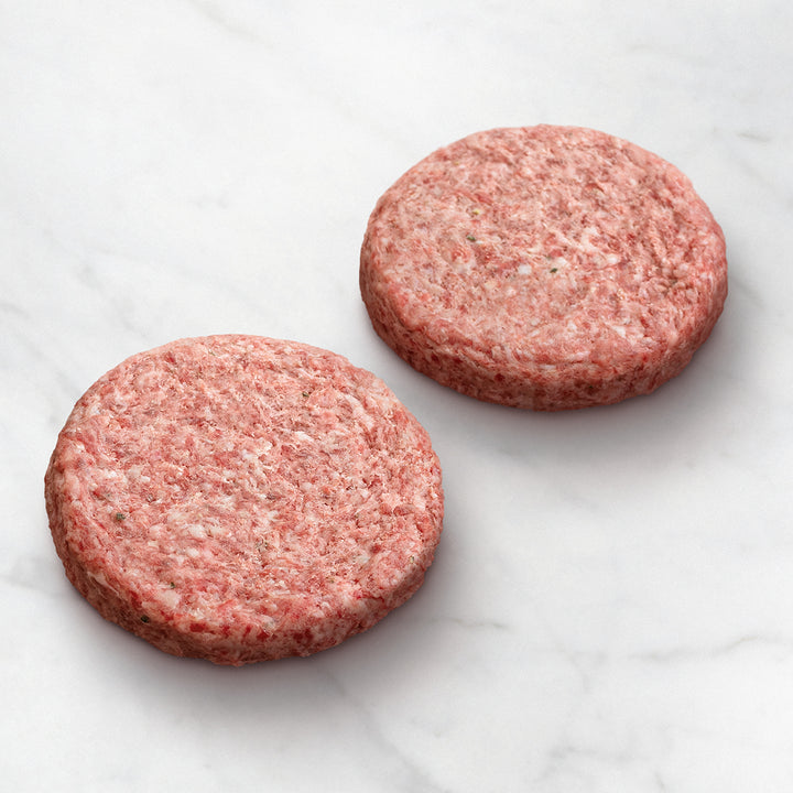 Dry Aged Wagyu Burger Patty, testsieger-fleisch - Wagyu Burger, Wagyu Patties auf weißem Hintergrund, wagyu rind, perfekte burger patties, patties für burger, burger patties tiefgefroren